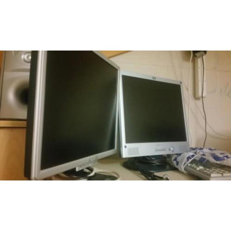 Twee stuuk pc monitor