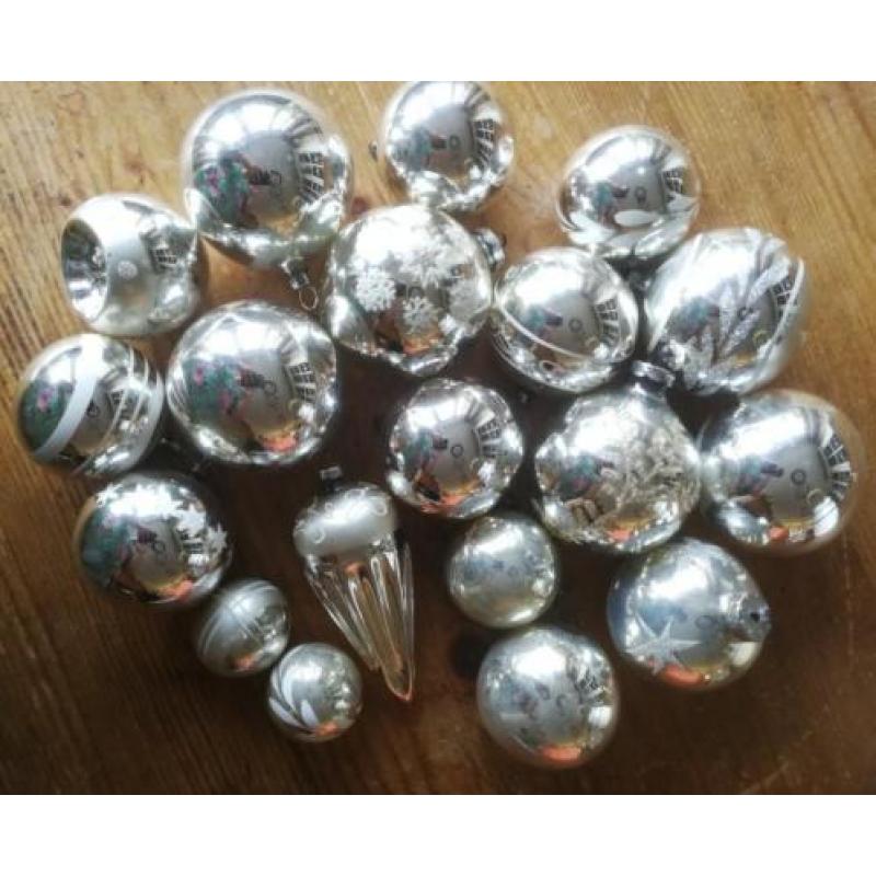 Set 19 stuks zilveren oude kerstballen