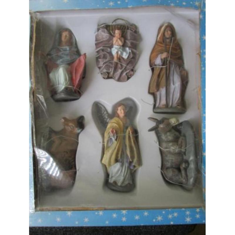 heilige familie / kerstgroep/ 6 kerst stalfiguren