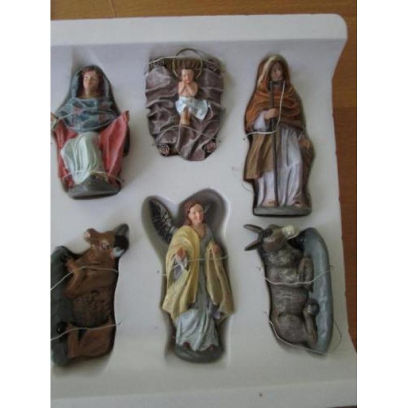heilige familie / kerstgroep/ 6 kerst stalfiguren