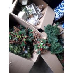 Kerstboom en spullen.