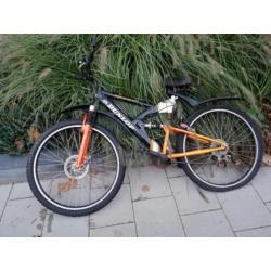 Mooie fiets, iets kleinere maat dan voor volwassenen.