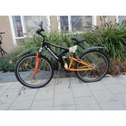 Mooie fiets, iets kleinere maat dan voor volwassenen.