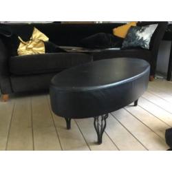 Marouschka Metz Design hocker/ poef van zwart leder