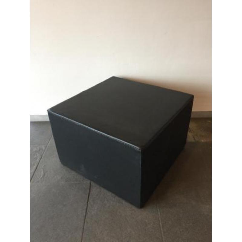 gekleurde poef in 3 kleuren, totaal 6 stuks