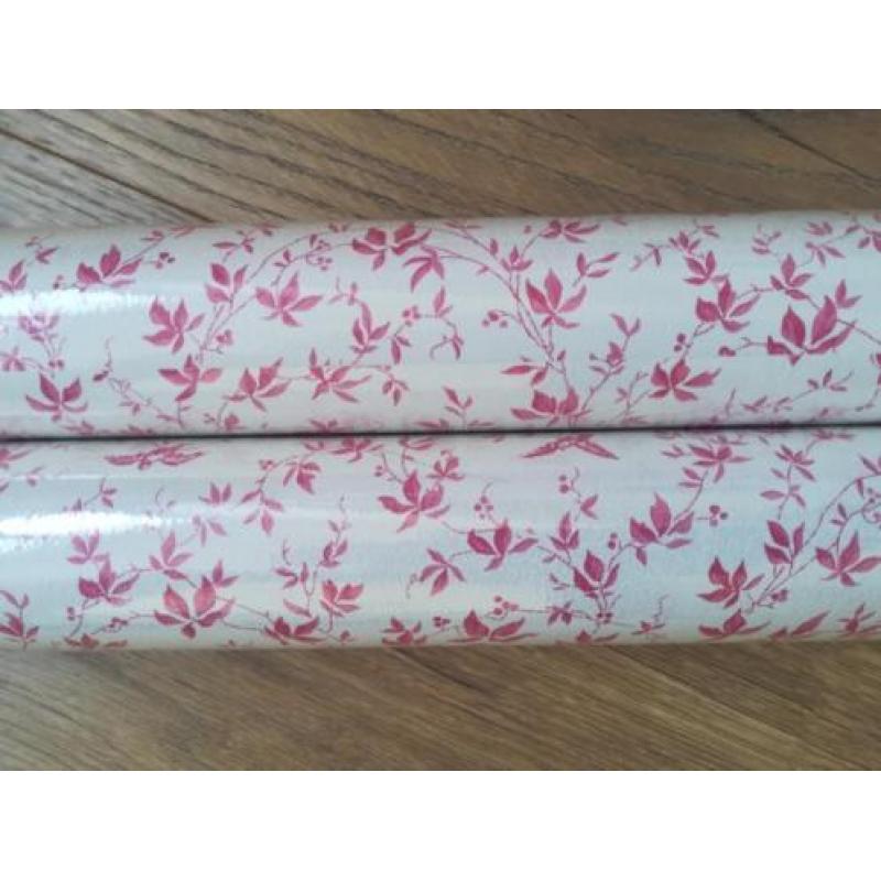 Twee rollen Eijffinger behang. Roze met blaadjes /vogeltjes.