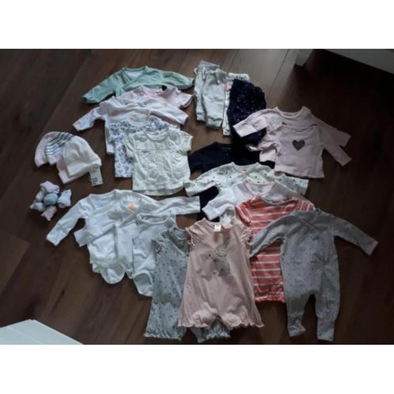 Babykleding meisje maat 50 en 56