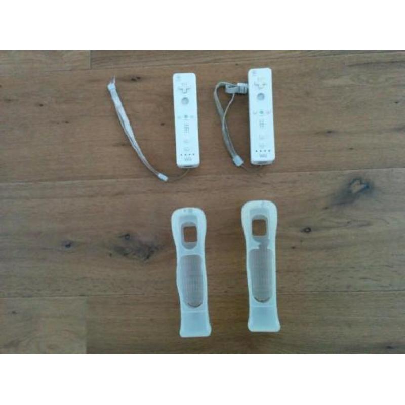 Wii met 2 controllers en games super compleet!