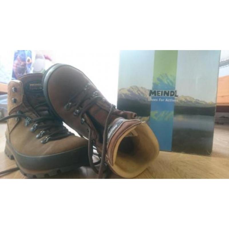 Meindl Borneo mt 42,5 (8.5)