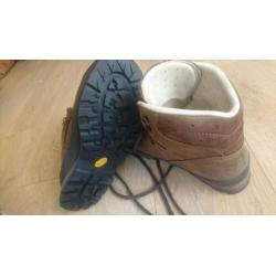 Meindl Borneo mt 42,5 (8.5)