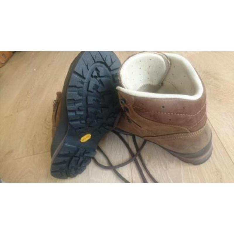 Meindl Borneo mt 42,5 (8.5)